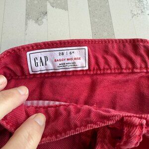 Gap Baggy Mid-Rise Jeans – Size 6, Red
